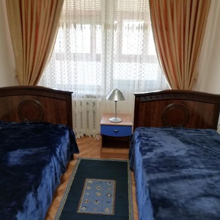 3Br Chorsu Apartment Tashkent Ngoại thất bức ảnh
