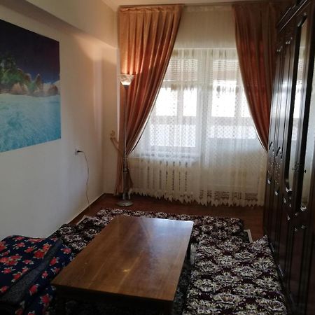 3Br Chorsu Apartment Tashkent Ngoại thất bức ảnh