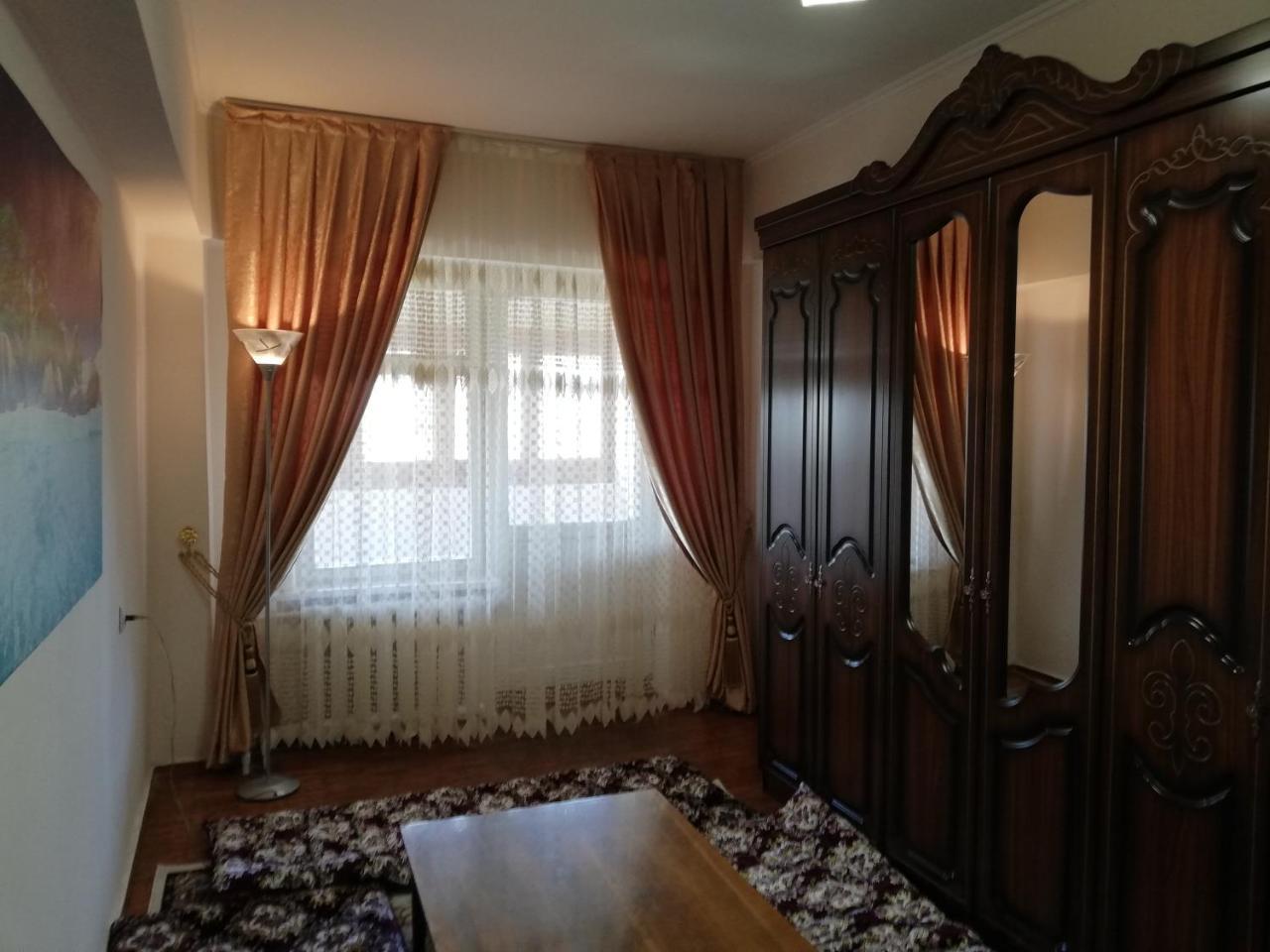 3Br Chorsu Apartment Tashkent Ngoại thất bức ảnh