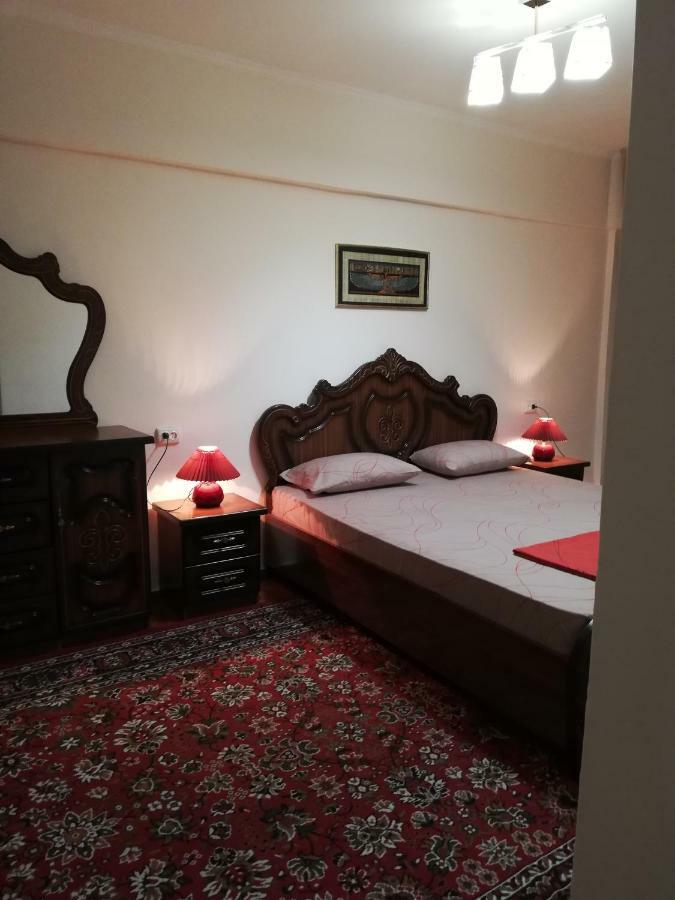 3Br Chorsu Apartment Tashkent Ngoại thất bức ảnh